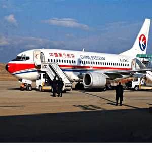 哈尔滨航空运输航空快运业稳步发展的原因是什么？